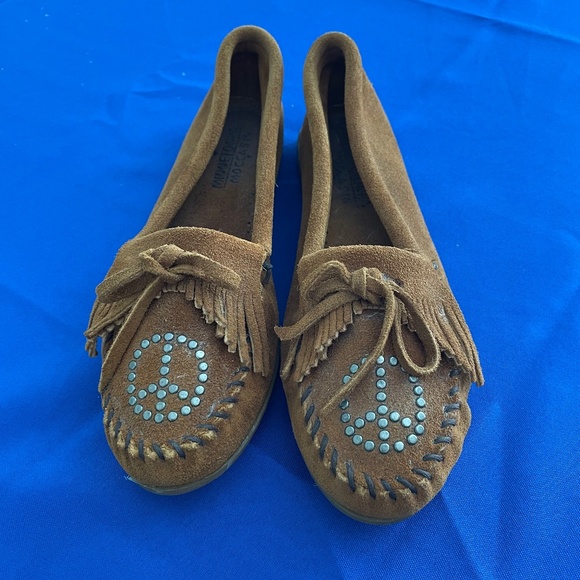 Minnetonka Peace moccasin - Picture 1 of 6